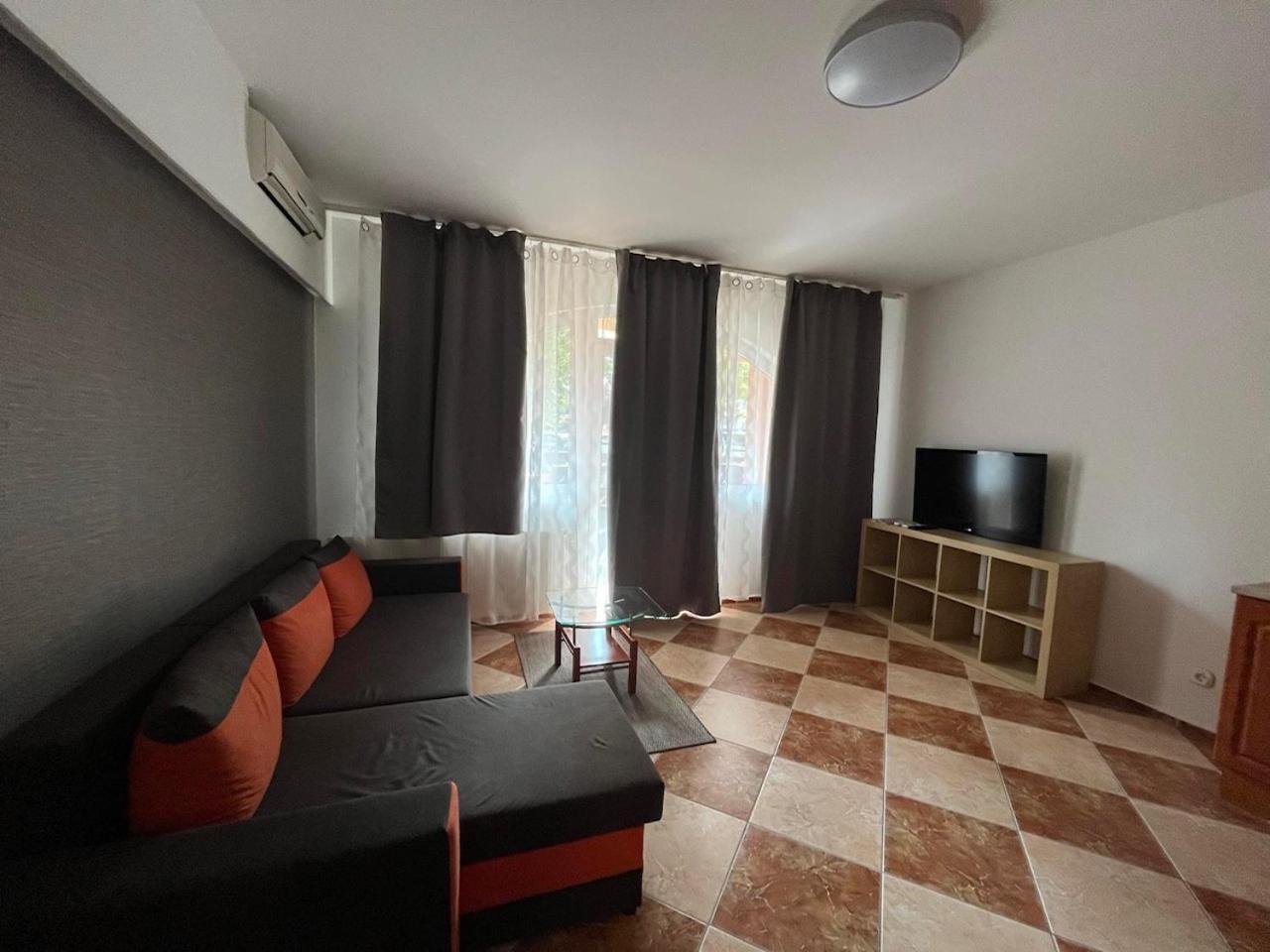 Y Apartman Балатонлелле Экстерьер фото