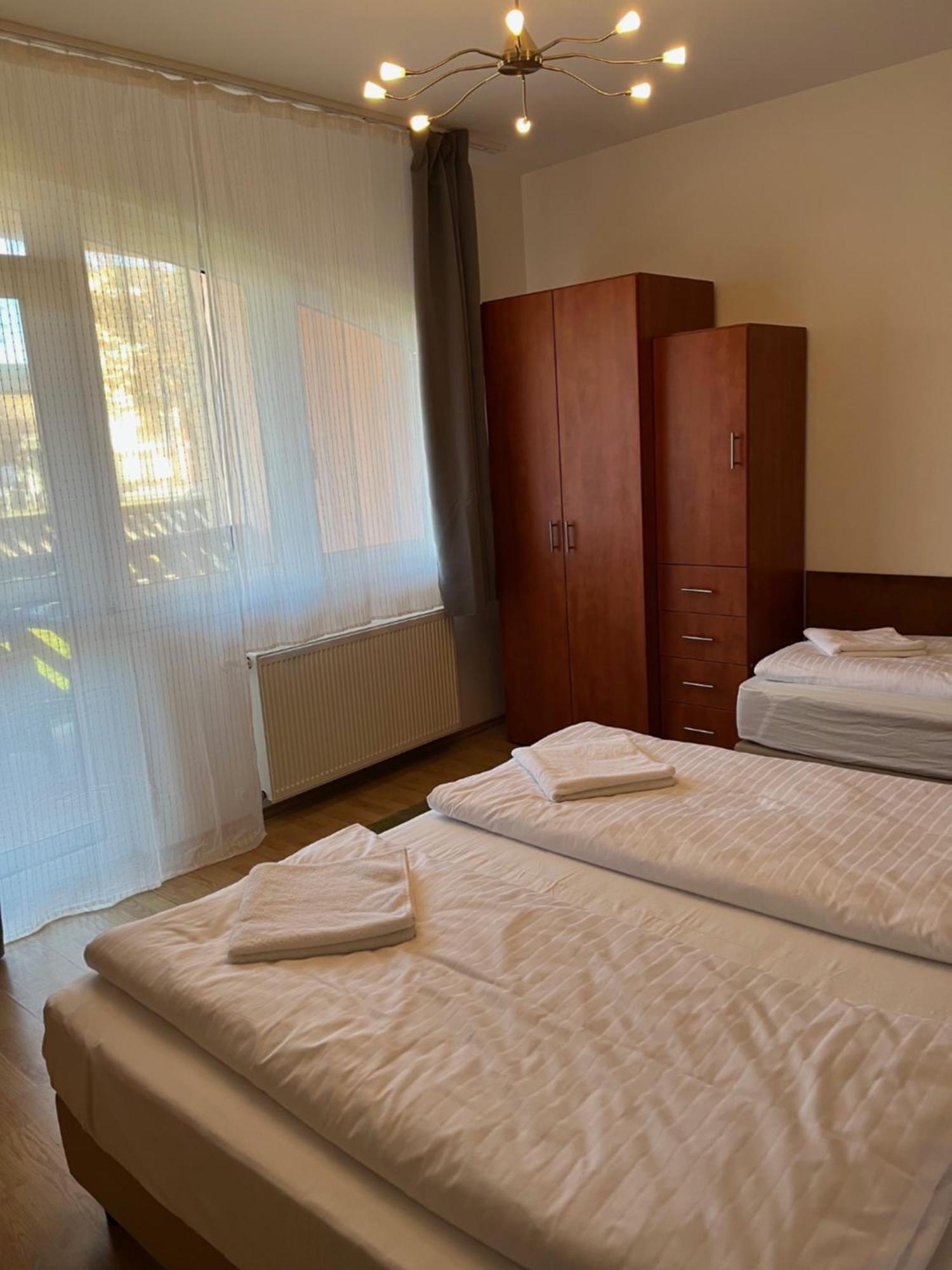 Y Apartman Балатонлелле Экстерьер фото